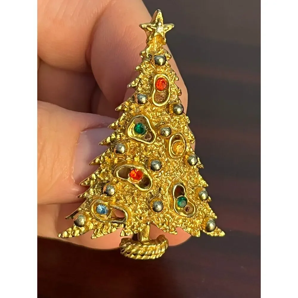Vintage ART Christmas Tree Brooch Gold Tone Rhinestones Holidays